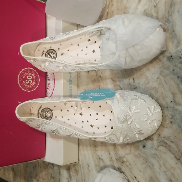 Girls shoes New - Picture 2 of 3